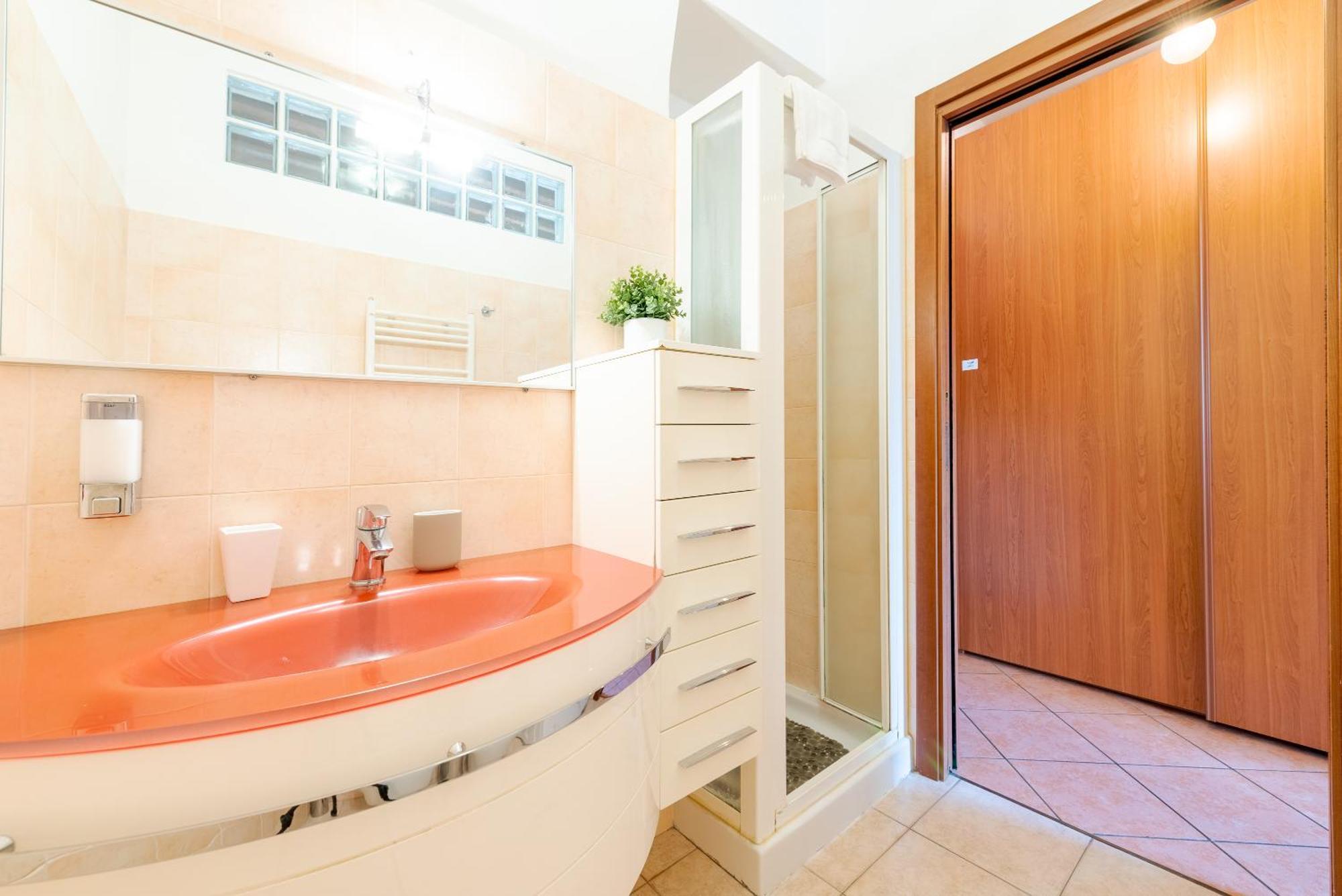 Guest Planet - Rosso Milano Apartment - Navigli Area Exterior foto